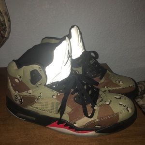Supreme jordan 5 desert Camo size 11 Bape yeezy